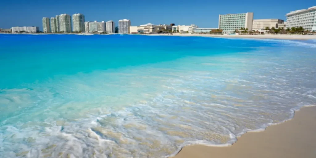 Playa Gaviota Azul: Joya de la Fiesta. Las mejores playas de Cancún