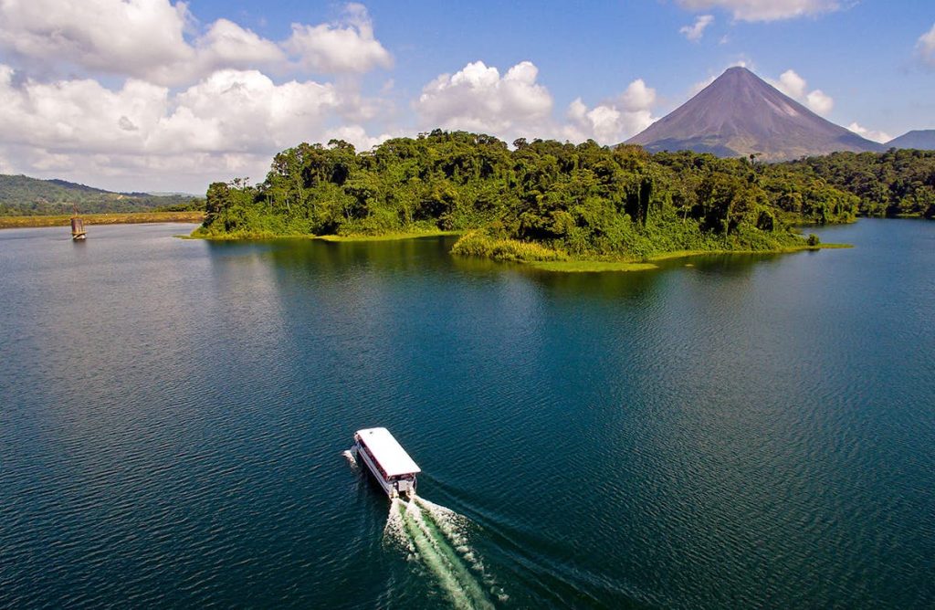 Volcán Arenal, Costa Rica. Los 10 lugares turísticos más atractivos de América Central