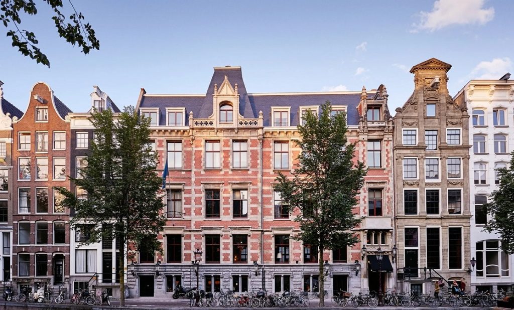 Top 3 hoteles cercanos a los Canales de Ámsterdam