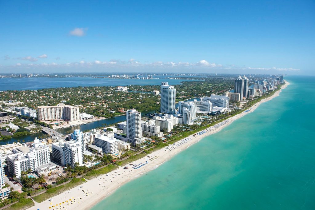 Miami, Estados Unidos: Donde el glamour y el romance se encuentran. Top Destinos para viajar y conocer en el Día del Amor