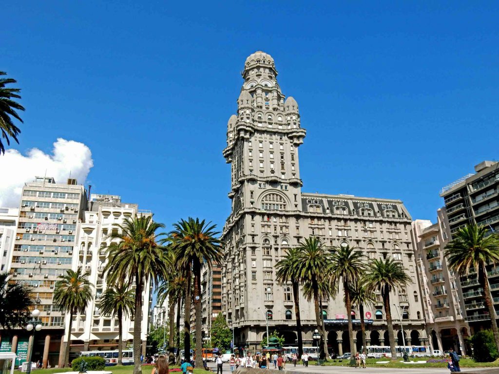 Plaza Independencia: Conozca Uruguay 