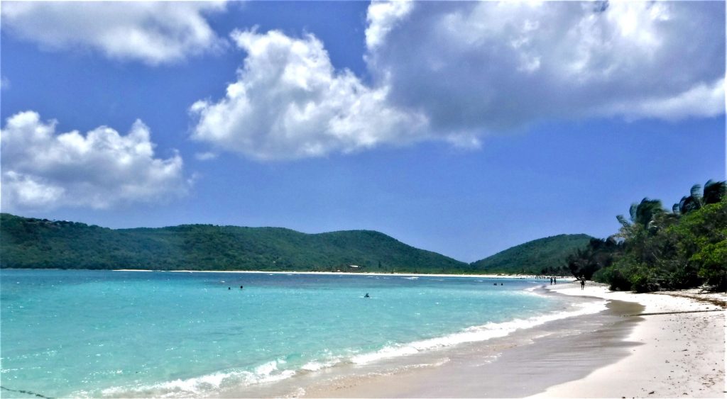 ¿Por qué playa Flamenco en culebra es un destino imperdible?