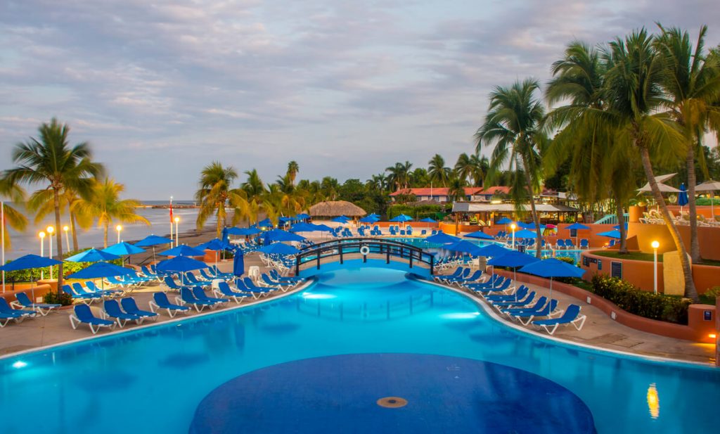 Azul Ixtapa Grand