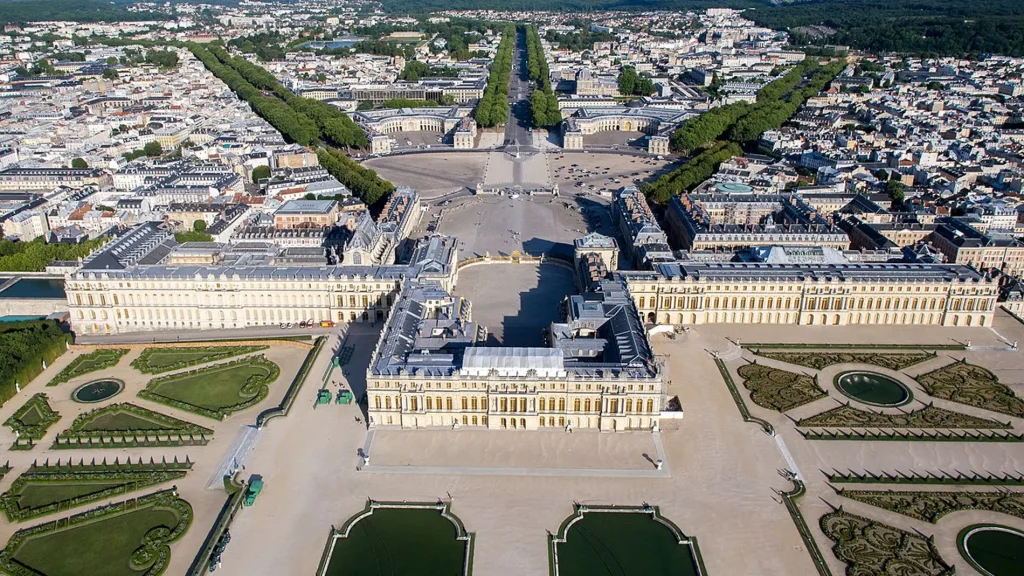 Descubre el Palacio de Versalles, Francia: Una Aventura Majestuosa