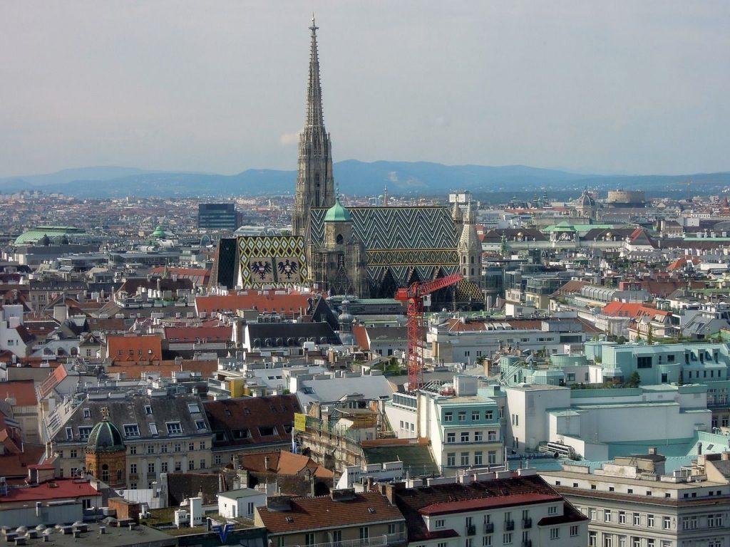 Catedral de San Esteban. Turismo en Viena: Descubre la elegancia y la historia de la ciudad imperial.