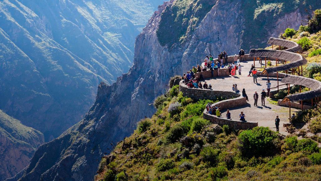 Descubre el Cañón del Colca, Perú: Un paraíso de naturaleza y cultura